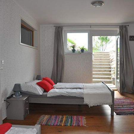 Apartma Romana Spodnji Otok Екстериор снимка